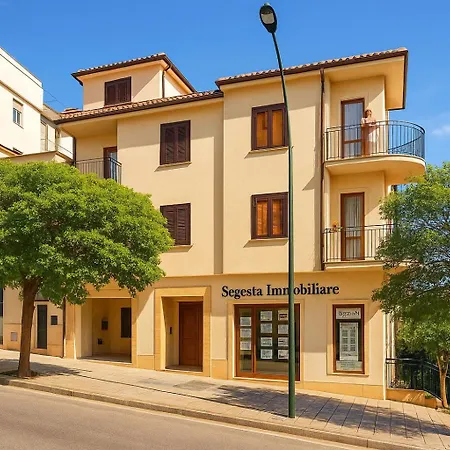 Segesta - New Nouveau Bedding *